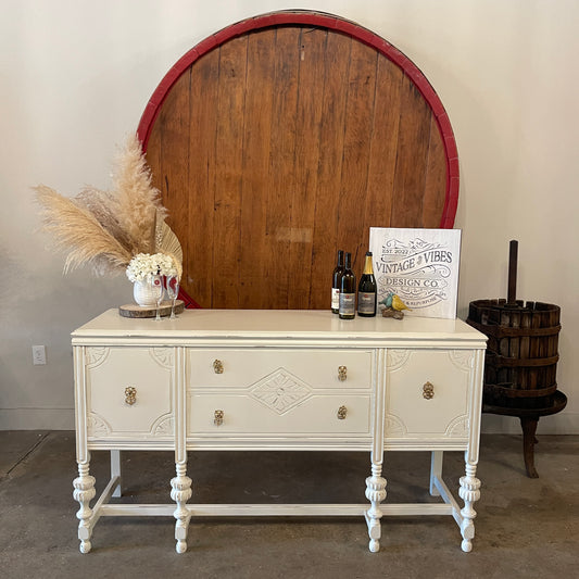 White Antique sideboard bar