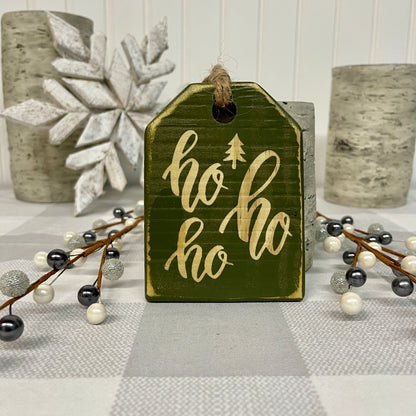 Pallet Wood Christmas Ornaments - Santa's Comin' to Town