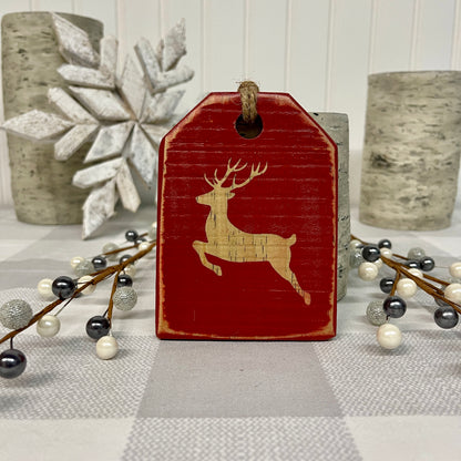 Pallet Wood Christmas Ornaments - Santa's Comin' to Town