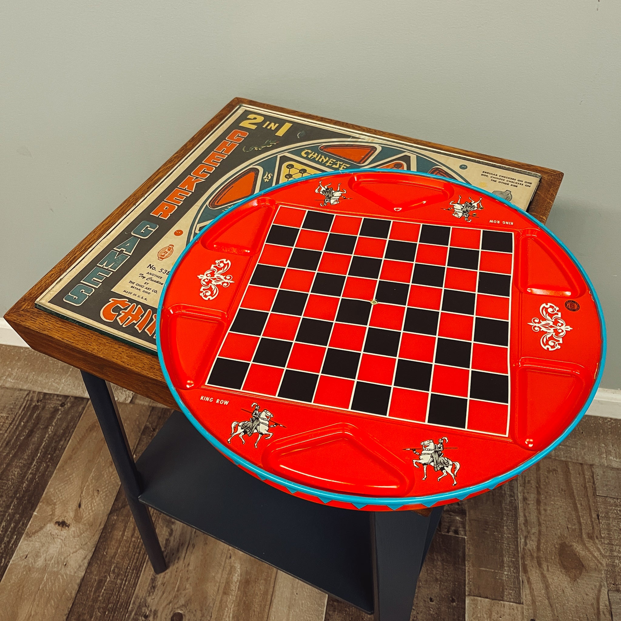 Deals Vintage Table Game