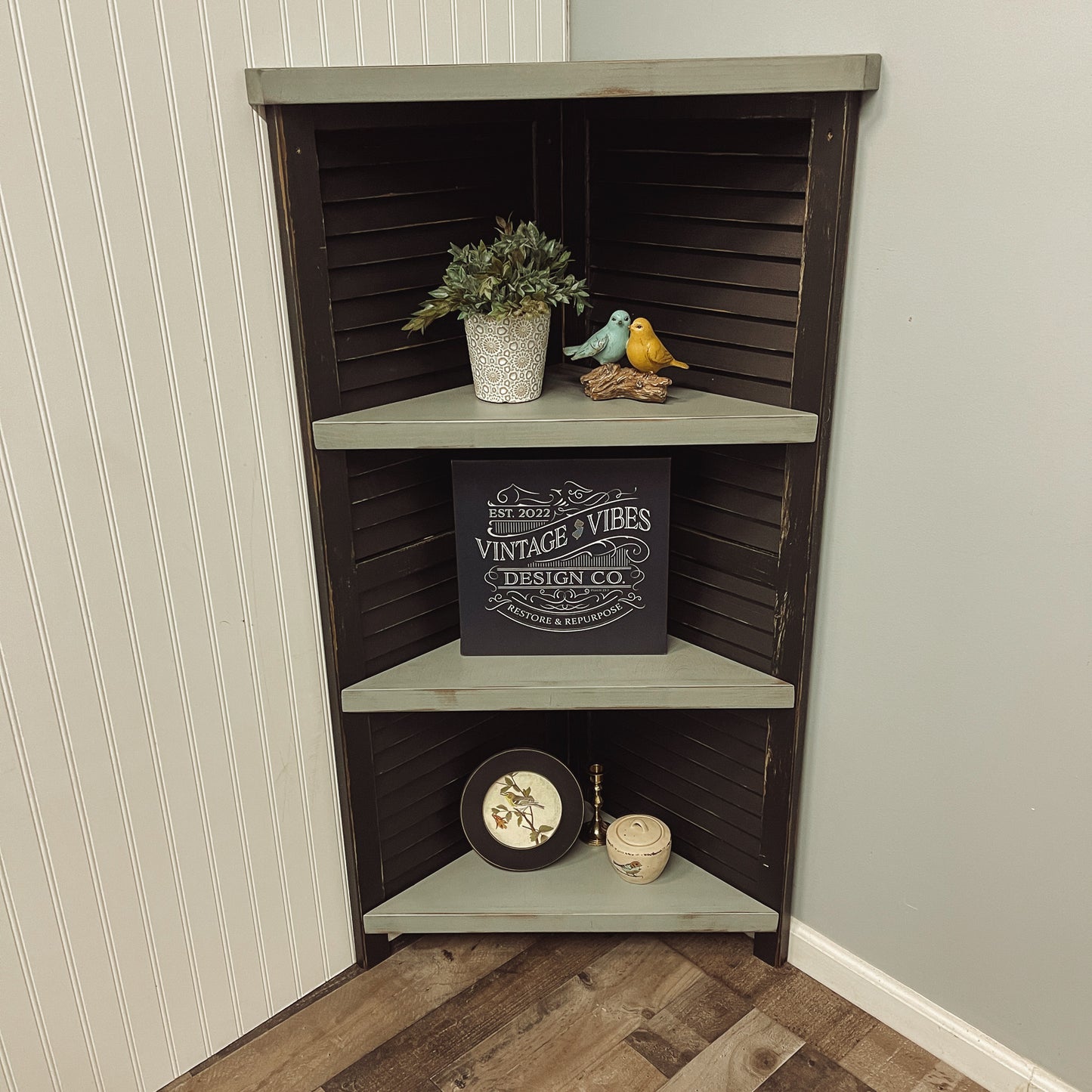 Shutter Corner Shelf - Black/Sage