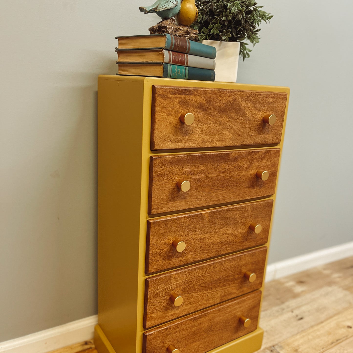 Narrow Chest of Drawers