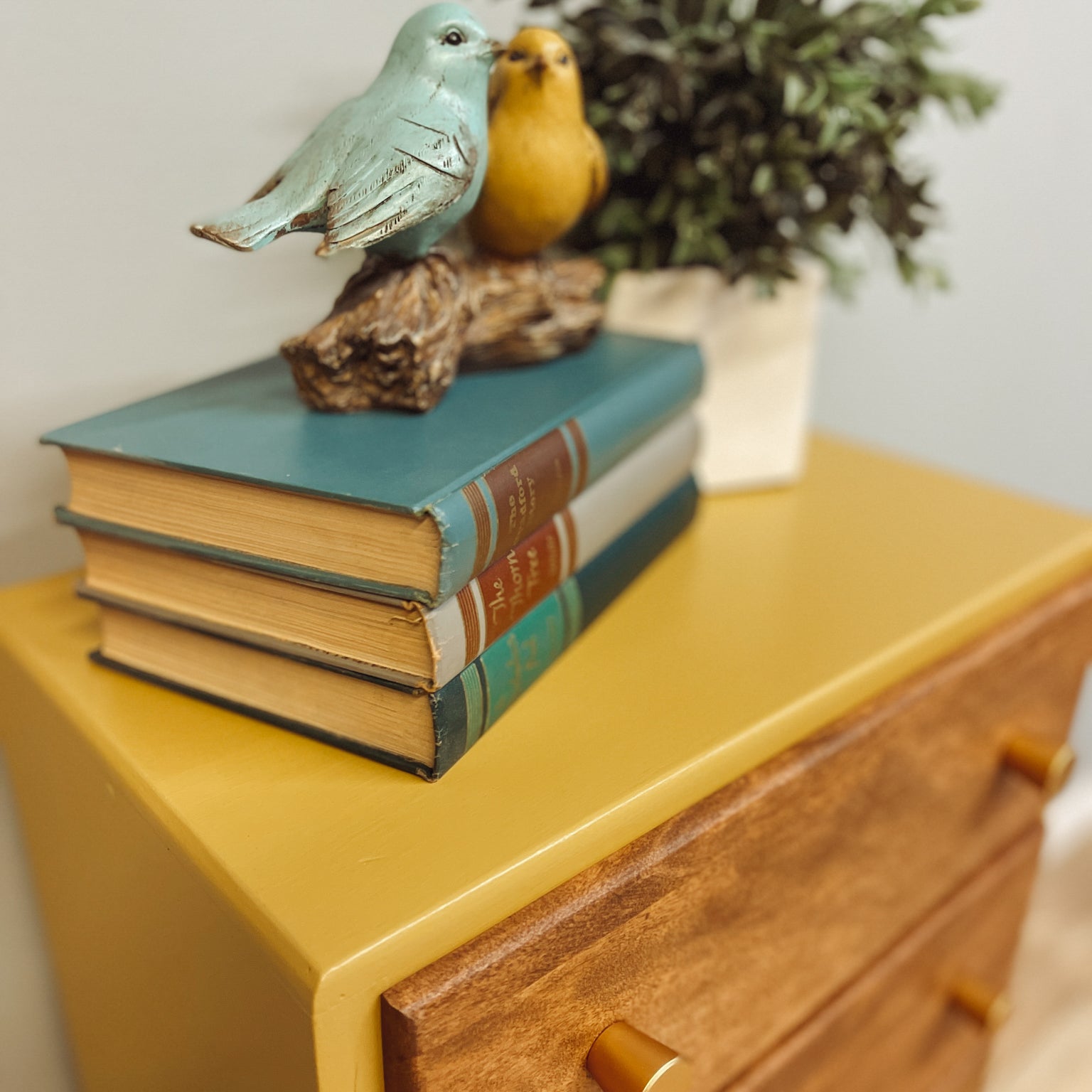 Narrow Chest of Drawers