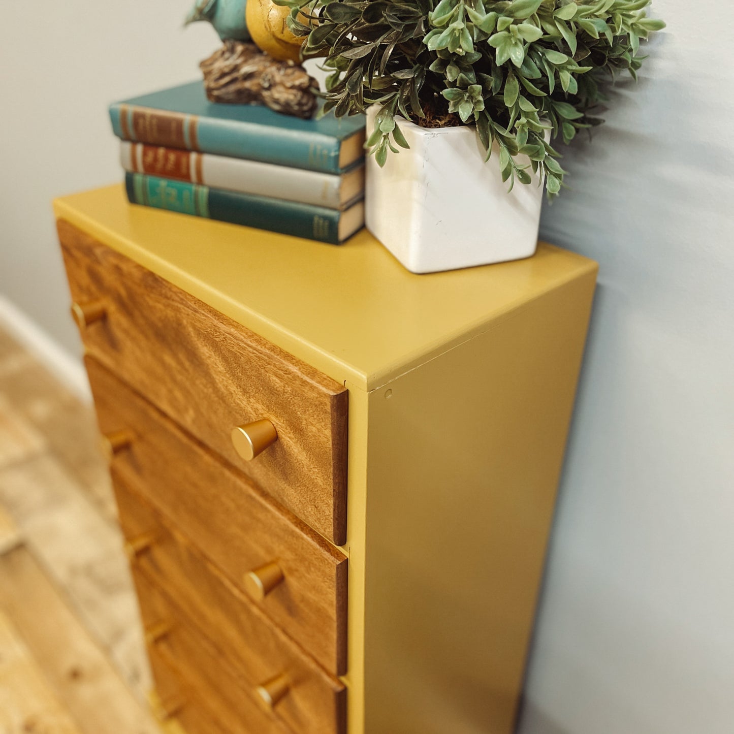 Narrow Chest of Drawers