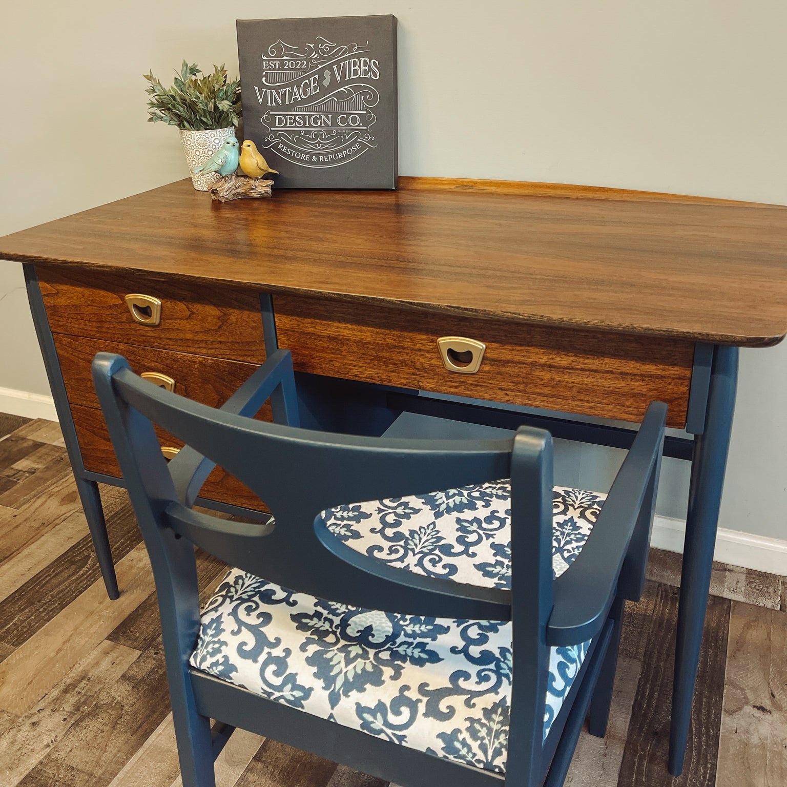 MCM Desk
