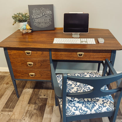 MCM Desk